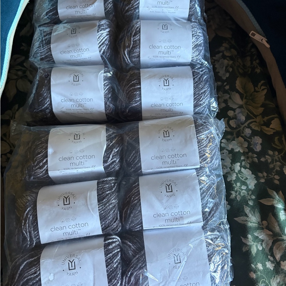 Universal brand clean cotton multipurpose 12 balls new in plastic